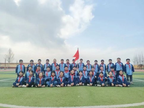 简篇-【红领巾争章】“1+1+N”模式争“奉献章”——临清市艾寨丕介学校少先队“奉献娃”养成记