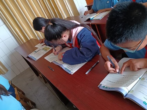 简篇-展书法之功 显英语之美——固河镇中心小学举行英语书法比赛活动