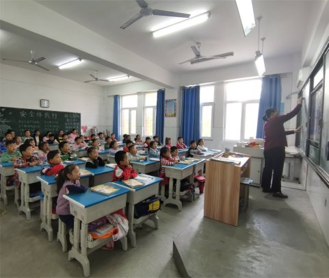 https://img12.litenews.cn/10283/sucaiku/compress/202311/07/29a59dd74ec24ff8a2c86fcc6d35c300.png