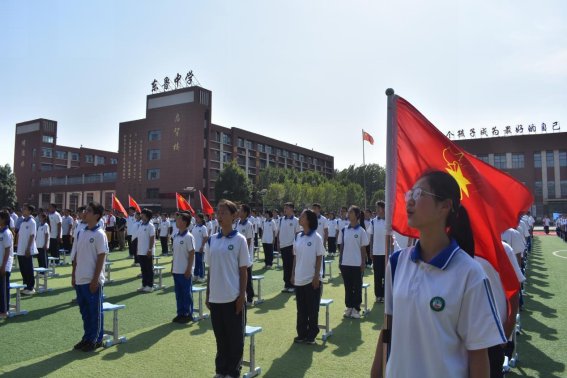 20、唱团歌